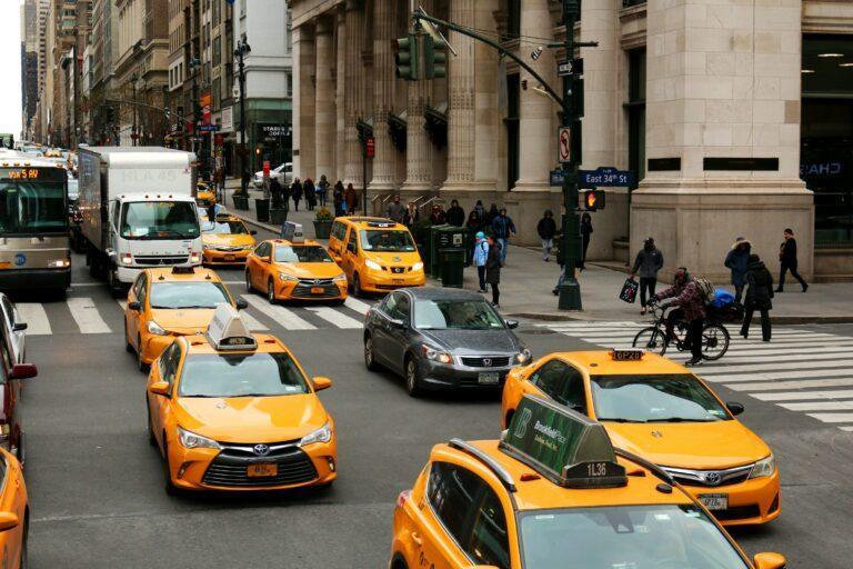 Exploring Convenient Taxi Routes Across the UK Destinations