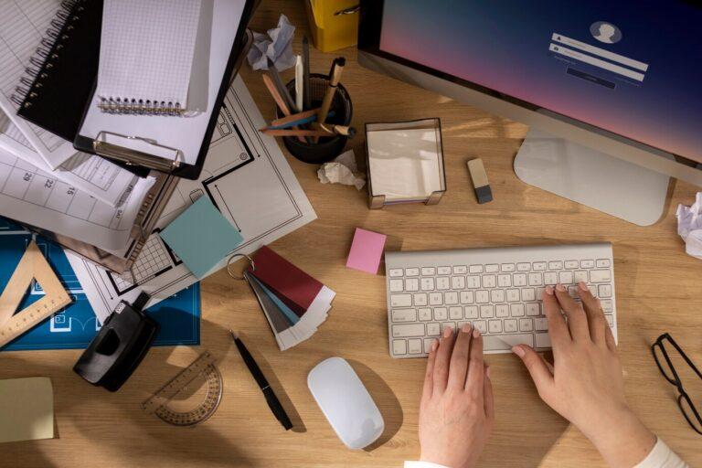 use-quoting-software-enhance-communication-clients