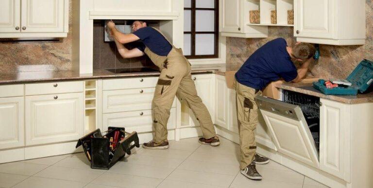 5 Reasons To Hire Kitchen Cabinet Makers For Your Home