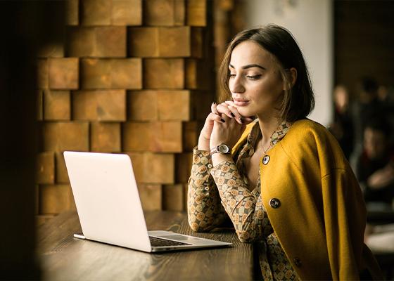 How Do Jewelry Stores Get Their Inventory? The Essential Guide for Retailers How Do Jewelry Stores Get Their Inventory? The Essential Guide for Retailers