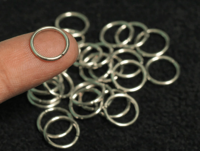 Jump Ring Bracelets: Unique, Versatile, and Eye-Catching Designs