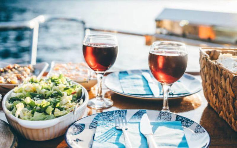image 36 Best Dubai Dinner Cruises for Food and Entertainment