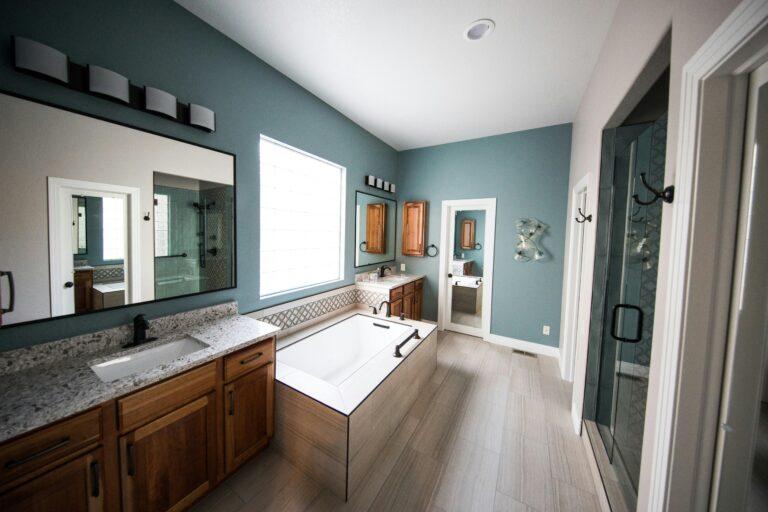 Expert commercial bathroom remodel contractors in Washougal