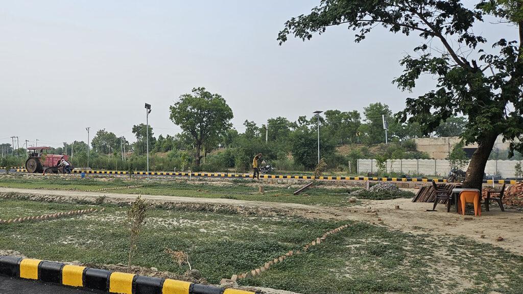 19 Buy Residential & Commercial Plot in Noida - Plot Near Jewar